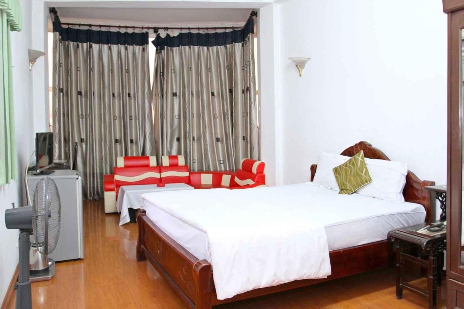 Hoang Cuong Hotel 15 Nguyen Thai Hoc Hanoi Kültér fotó