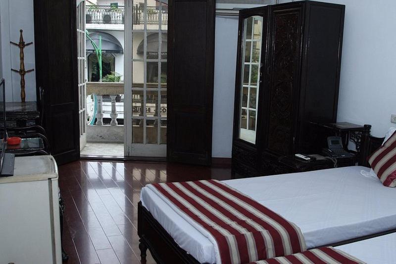 Hoang Cuong Hotel 15 Nguyen Thai Hoc Hanoi Kültér fotó