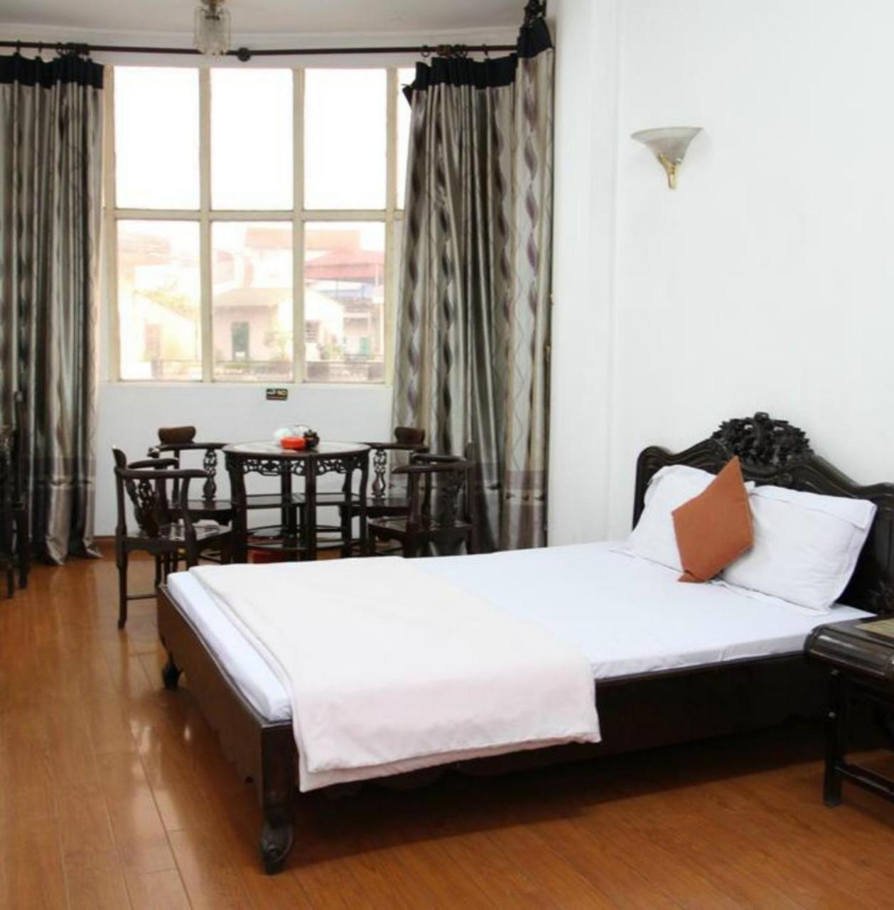 Hoang Cuong Hotel 15 Nguyen Thai Hoc Hanoi Kültér fotó